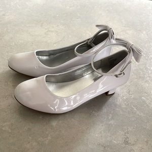Steve Madden White shoes size 5